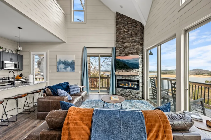 NEW Lake View Indoor Pool Sleeps 14 Hot Tub - Image 1