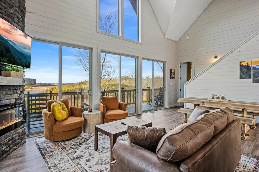Lake View Cabin With Private Indoor Pool & Hot Tub - Image 1