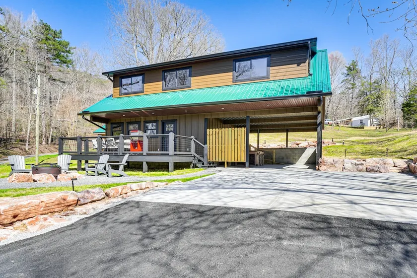 Modern Cabin w/ Hot Tub: Near Tail of the Dragon! - Image 1