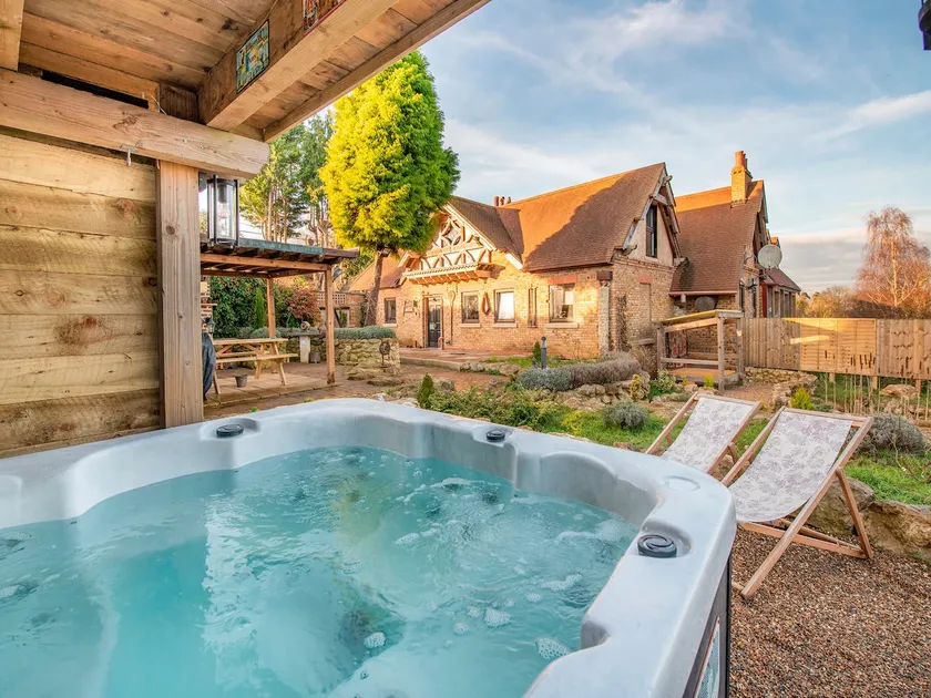 Cottage avec barbecue, jacuzzi et sauna - Image 1