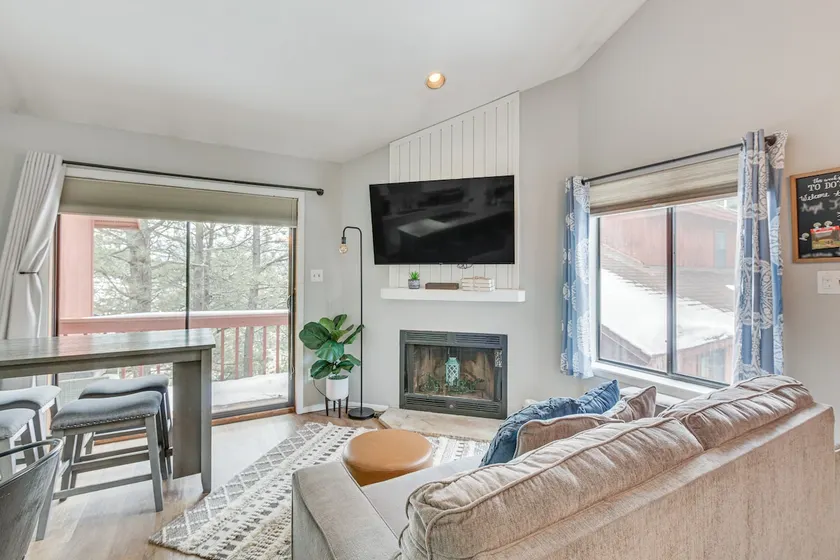 Cozy Angel Fire Condo - Walk to Ski Lift! - Image 1