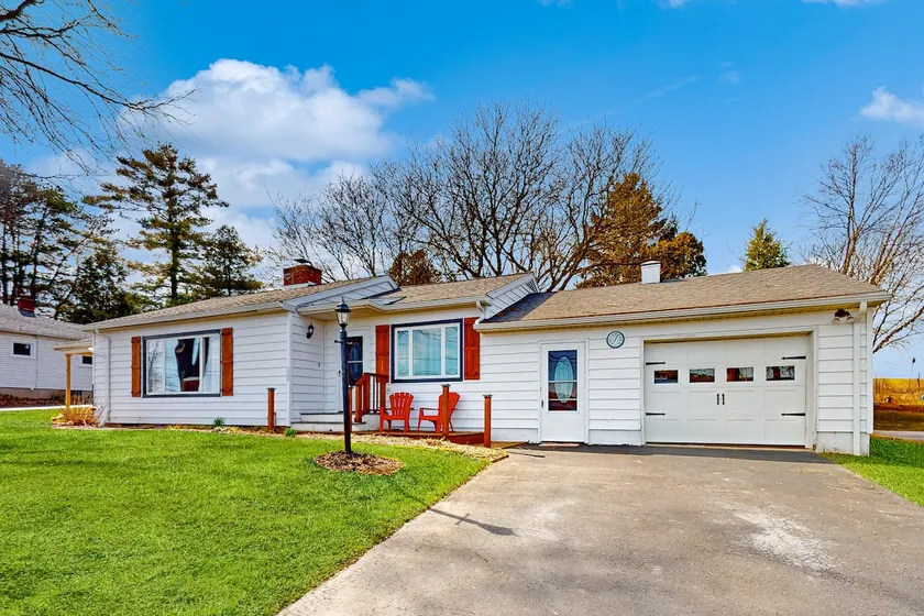 Dock! Waterfront Owasco Lake 'Moon Rise House' - Image 1
