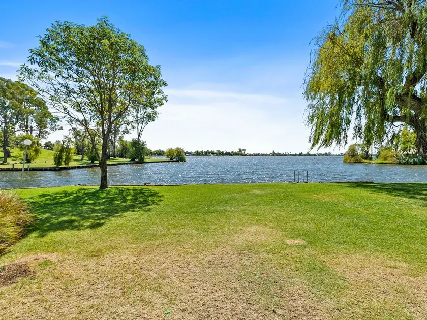 Yarrawonga Lakeside apartment 43 - 3 Bedrooms - Image 1