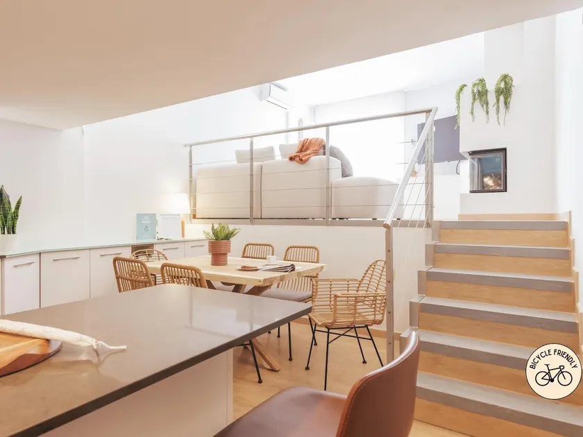 Bravissimo Hortes, 3-bedroom centre apartment - Image 1