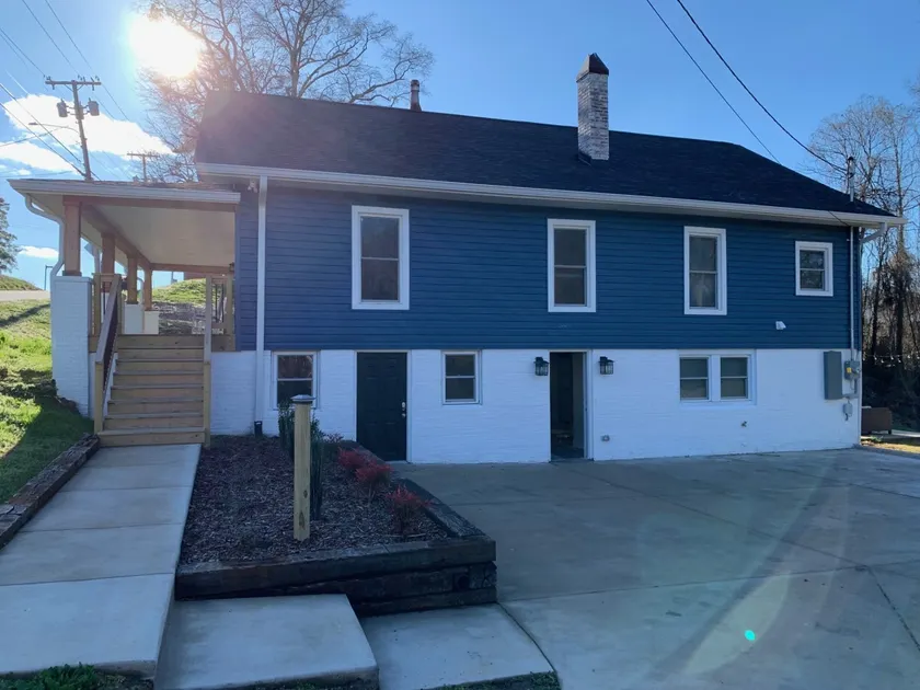 Newly Renovated Lincolnton Downtown Rail Trail Apartment - Walk to Main St - Image 1