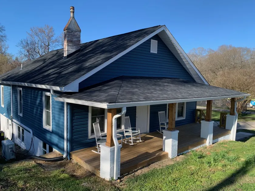 Lincolnton Rail Trail Downtown Family Home - Newly Renovated Walk to Main St and Splash Park - Image 1