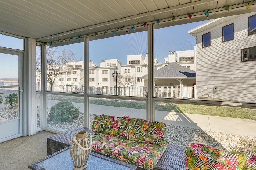3 Bedroom Osage Beach Condo w/ Pool & Main Channel Views - Image 1