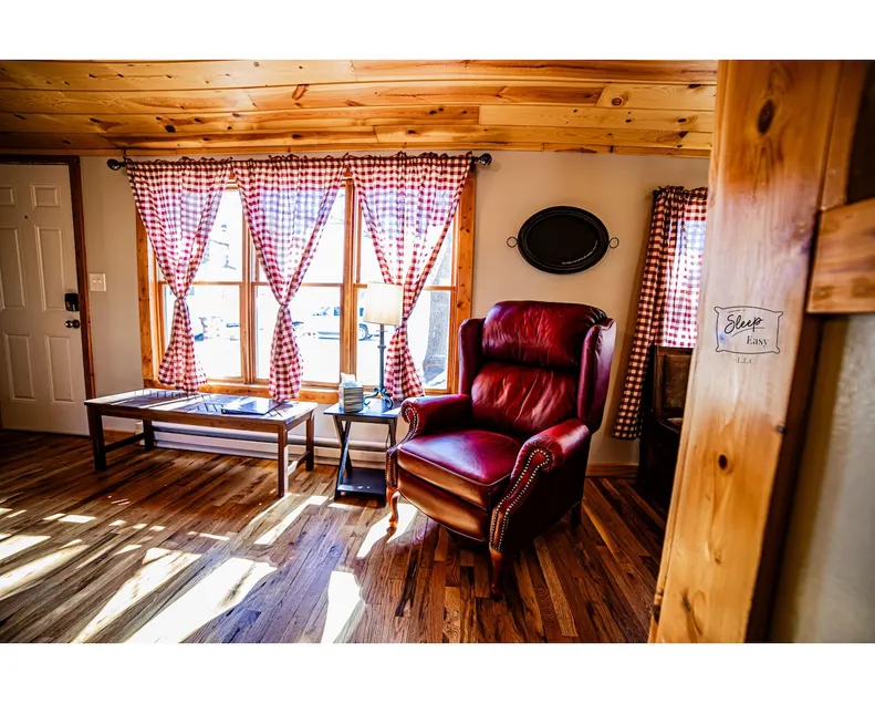 Knotty Pine Bunkhouse - Image 1