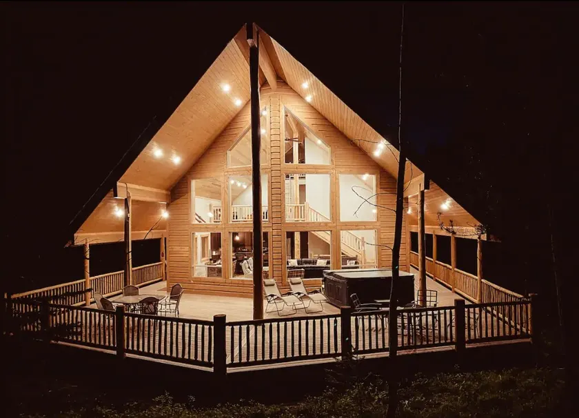 HotTub,Deck,Firepit,Grill,Views|Yellowstone Escape - Image 1