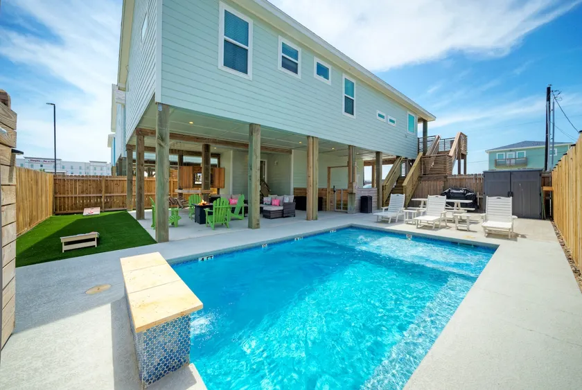 Swinging Easy by Avantstay Private Pool, Firepit, Balcony - Image 1