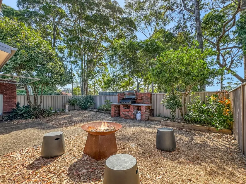 Spacious 2-Bed Townhouse with BBQ by the Beach - Image 1