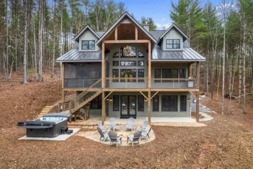 Cleanest Lake in NC | Lakefront Getaway - Image 1