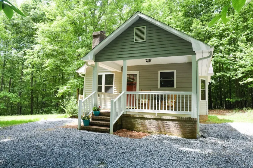 Cedar Run Cottage by Buffalo Mountain Getaway - Image 1