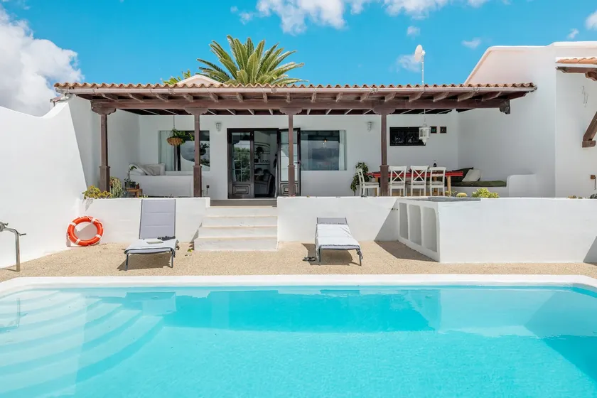 Ferienhaus 'Casa Carmen – Komfort und Privatsphäre' mit Meerblick, privatem Pool und WLAN - Image 1