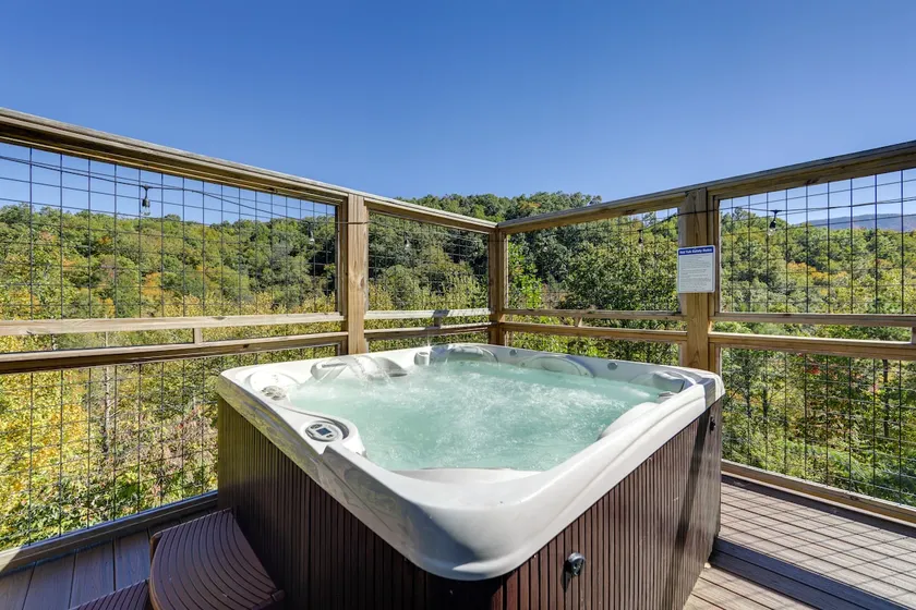 Cobbly Nob Resort Cabin Sleeps 10 Hot Tub Games - Image 1