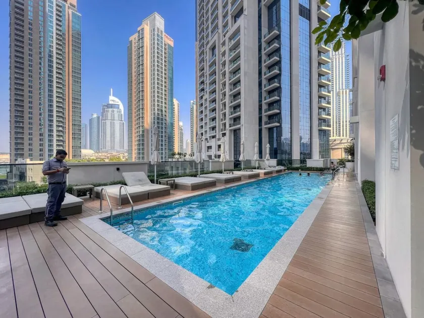 Stunning Burj View 2BR Dubai Mall Free Parking - Image 1