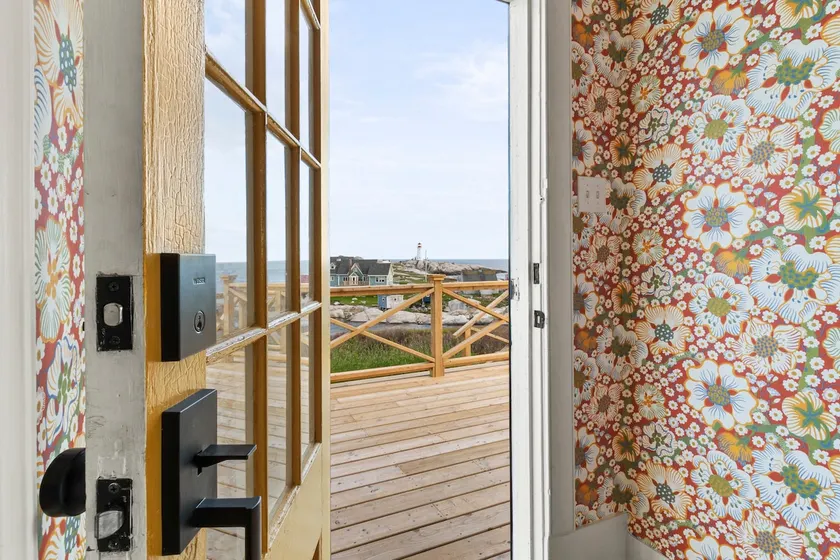 The Peggy's Cove House; unrivalled panoramic view! - Image 1