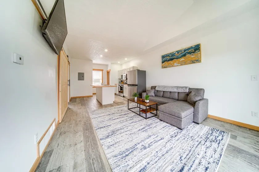 Golf Course View: Centrally Located Condo in Erie - Image 1