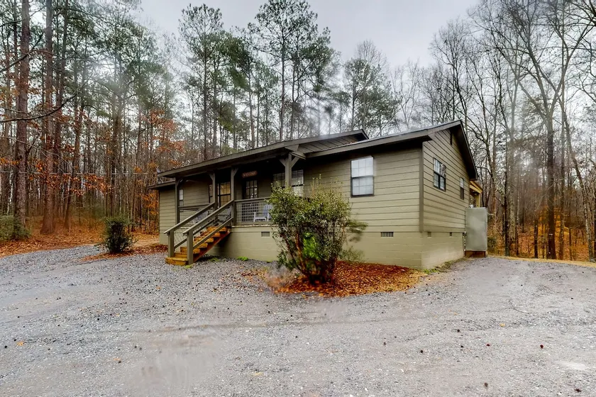 Dogs Welcome! 'Big Oak Hideaway' Near Lake Martin - Image 1