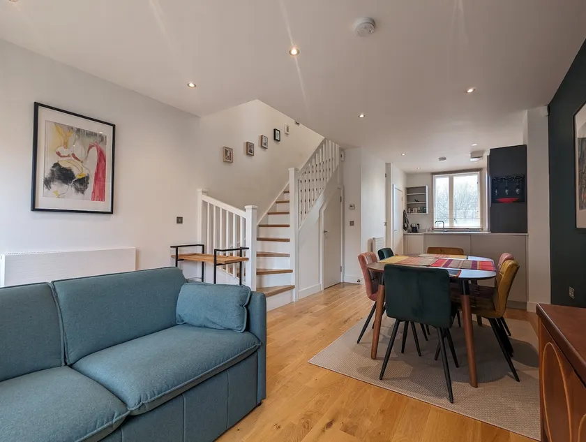 Adelphi Townhouse Contemporary 2 Bed 1 bath 1 WC - Image 1