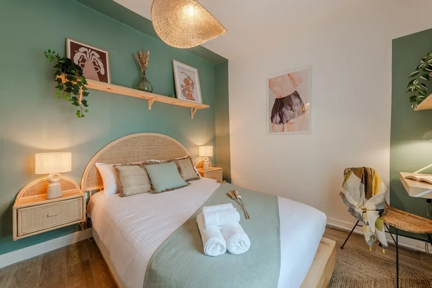 Beautiful 2 bedroom in the city center of Château-Thierry - Image 1