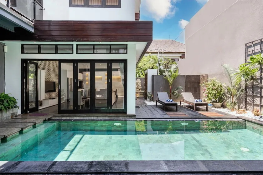 3BR Beachside Villa | Club House, Pool & Gym - Image 1