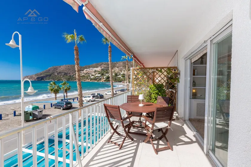 Szimple Magnific Seaviews - Image 1