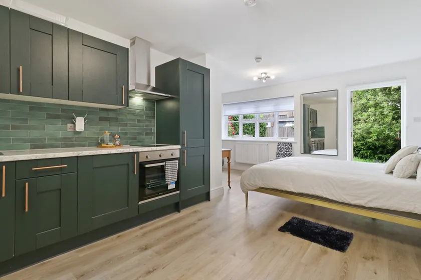 Stylish Garden studio 5 min Walk to Finsbury Park - Image 1