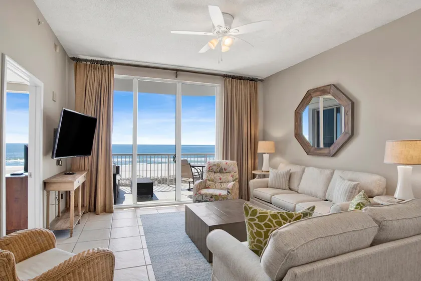 Gorgeous 3 bedroom, direct beach front! - Image 1