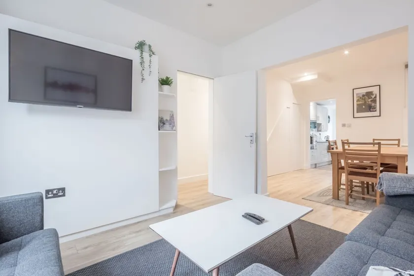 Refurbished High Spec CENTRAL Family Home - Image 1