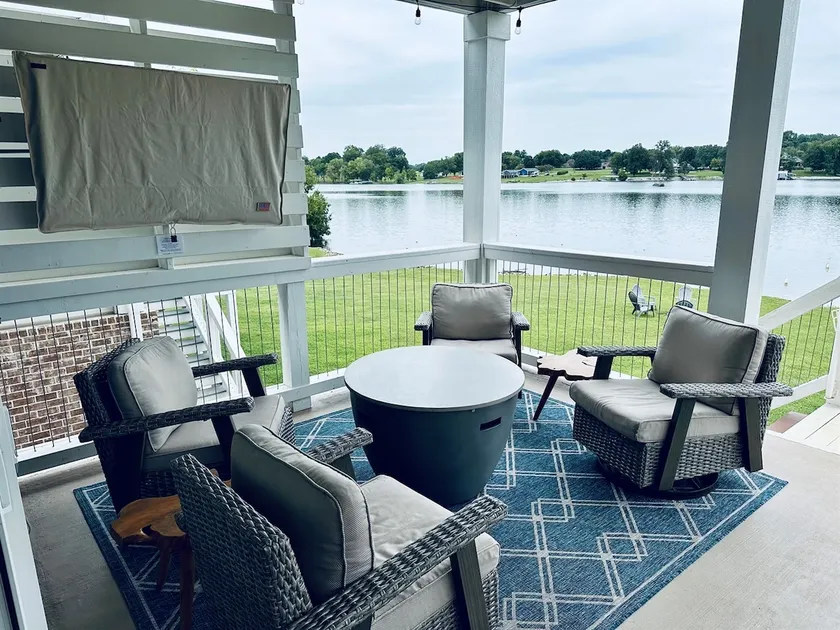 Tennessee Pearl: lakefront-amazing views-lake toys - Image 1