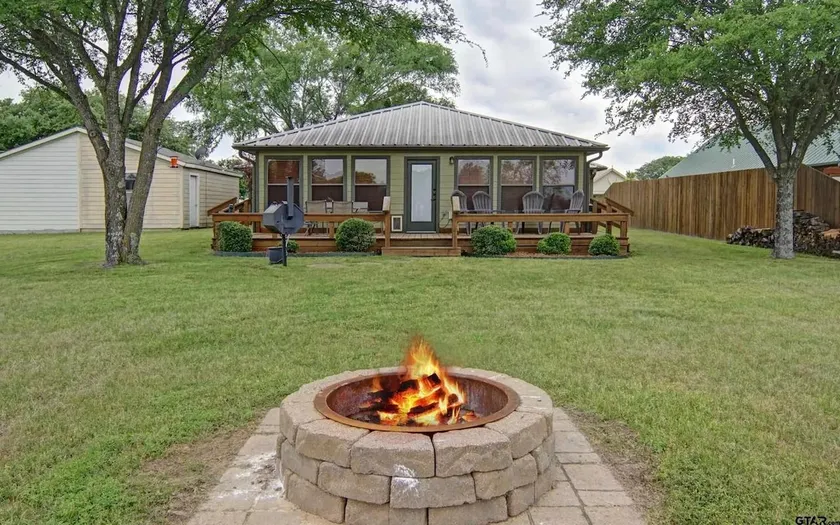 Lake Fork! Stunning views! Firepit & Pool Table! - Image 1