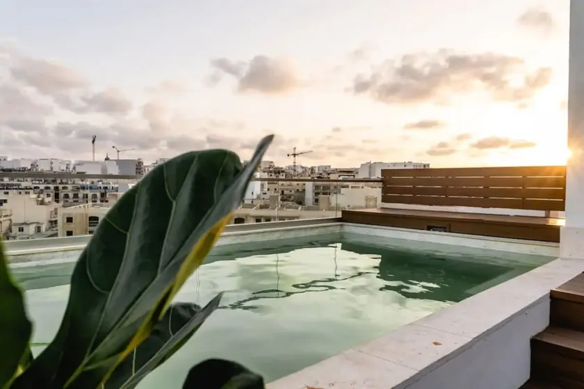 Luxurious & Stylish Penthouse with Private Pool - Image 1