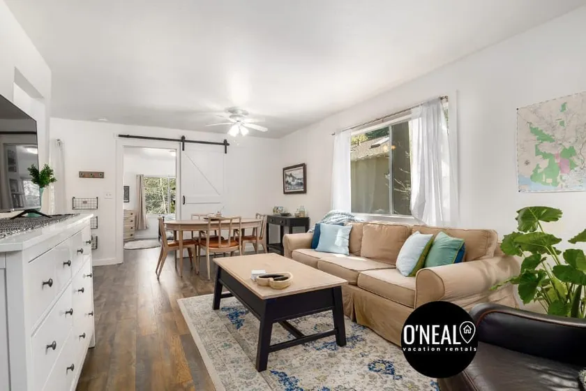'Treehouse' in the Redwoods - sleeps 4! - Image 1