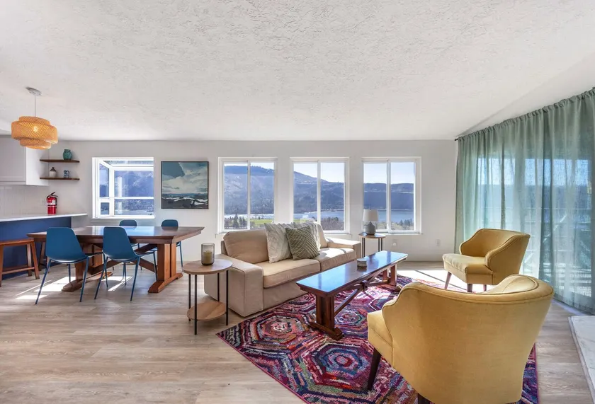 Point Lyle - River Views, Pellet Stove, Scenic! - Image 1