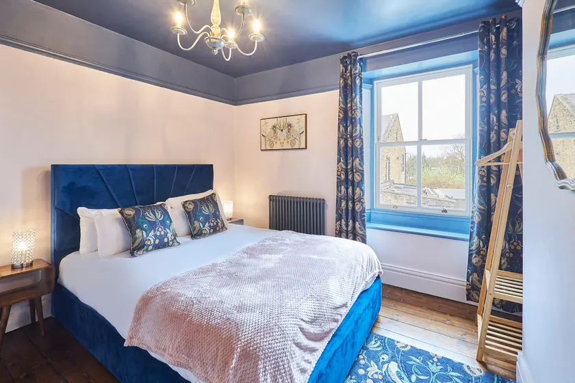 Host & Stay - Oliver's Den - Image 1