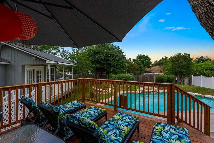Large Home King Beds, Pool, Game Room - Image 1