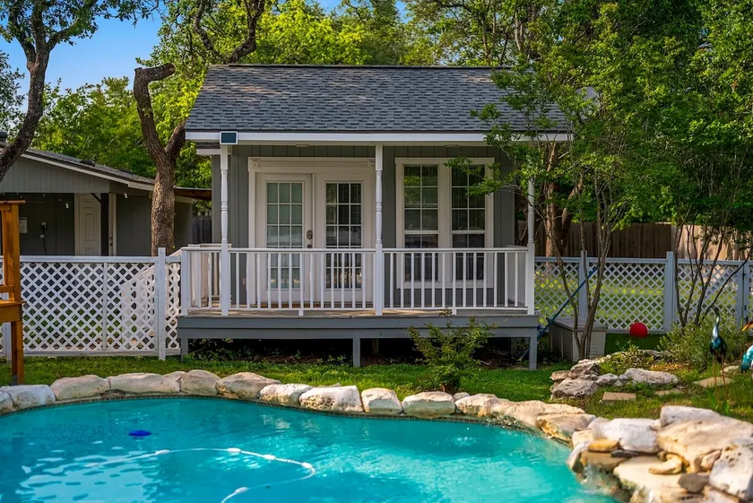 Large Home King Beds, Pool, Game Room - Image 1