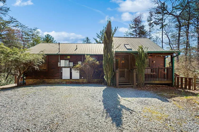 Wonderland Ellijay Stay - Image 1