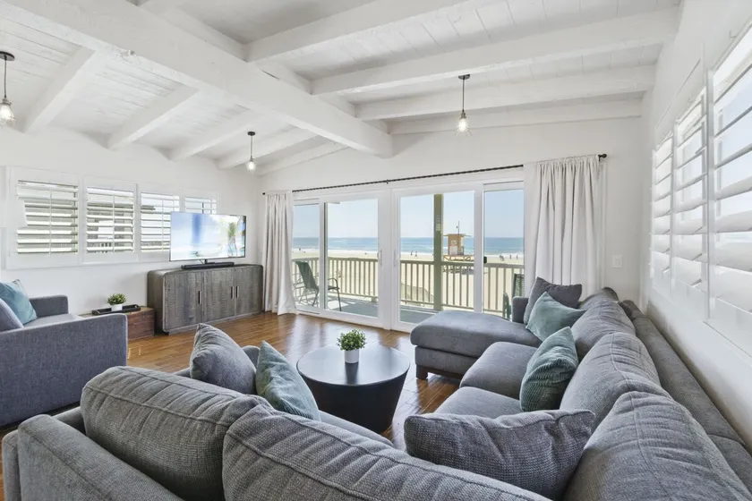 Newport Beach Bungalow - Image 1
