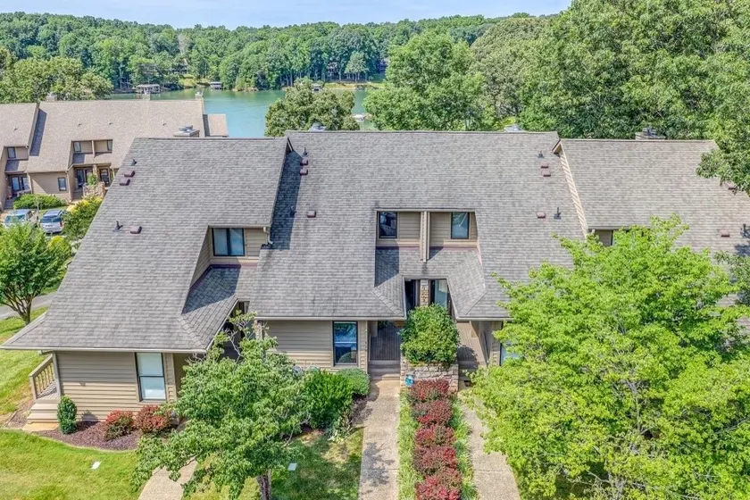 3BR 3BA Fawn Haven Townhome - Image 1