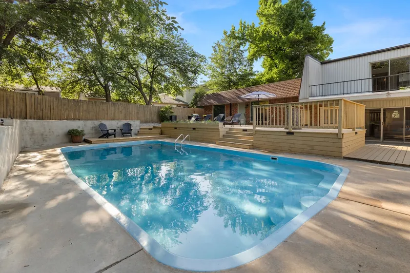 Aspen Pool House- 1 Mile From OU - Image 1