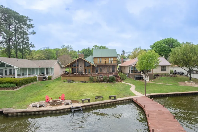 Lake View - Image 1