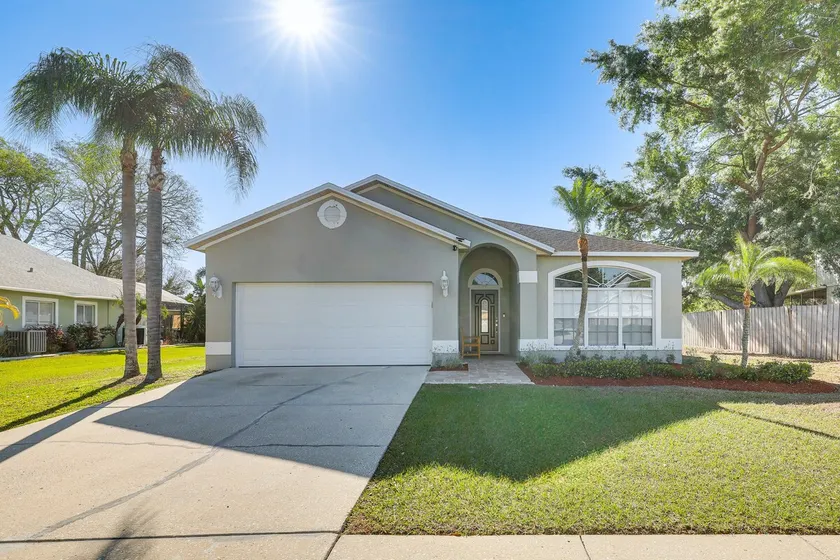 Valrico Home w Yard 14 Mi to Downtown Tampa - Image 1