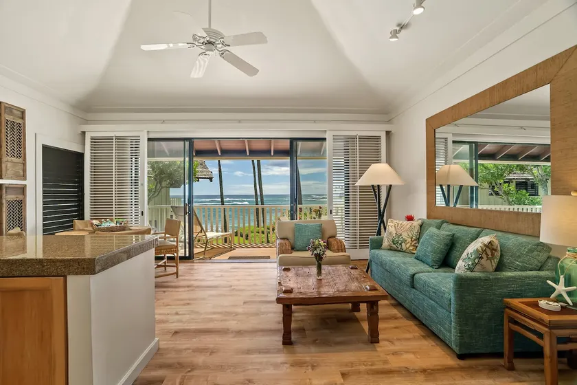 KP9 Beachfront Ocean View | AC • Pool • Modern - Image 1