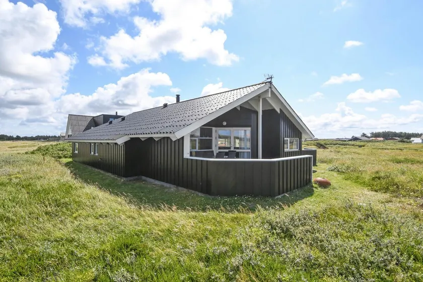Seaside cottage near North Sea, spa, sauna - SJ304 - Image 1