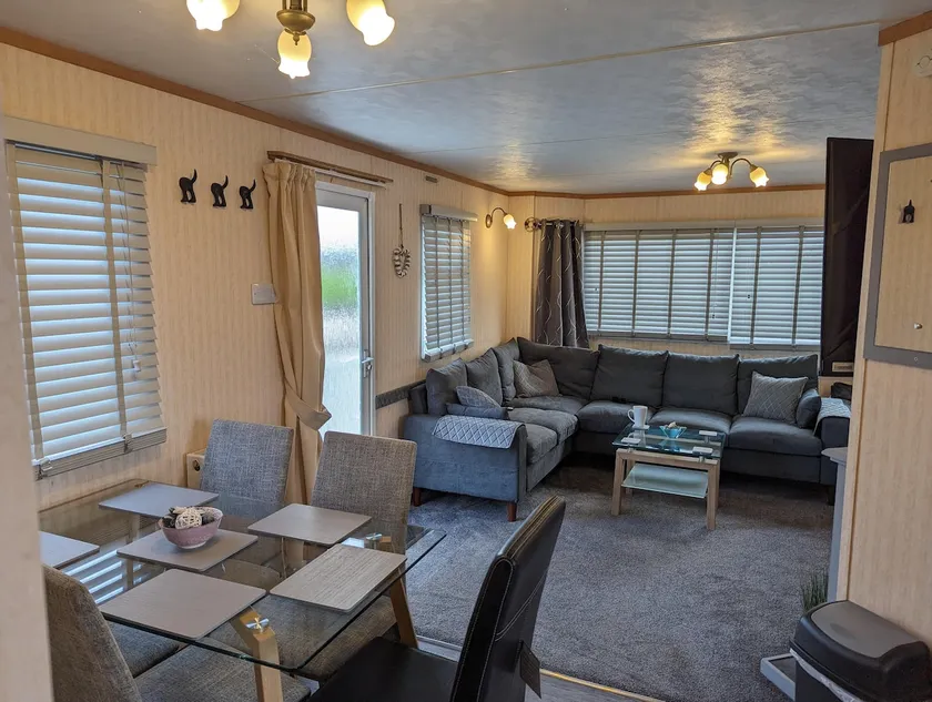 Beachcomber Cabin Dog Friendly - Anderby Creek - Image 1