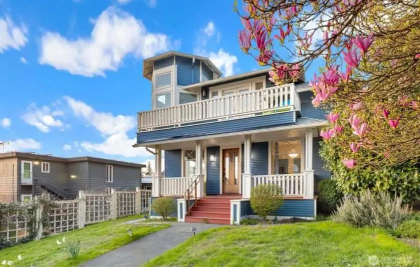6B4B Luxury Home! Sleeps 20! Beautiful Views! - Image 1