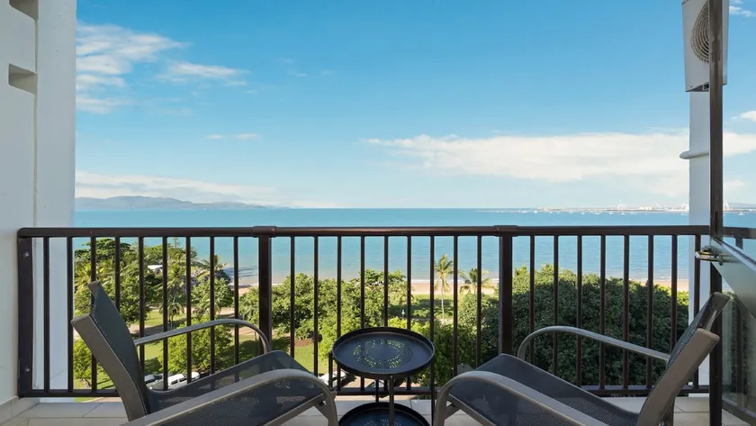 Studio 810 - Idyllic Location With Views - Image 1