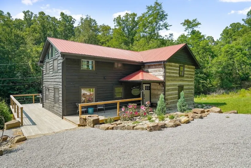 Scenic Valley Cabin - Image 1